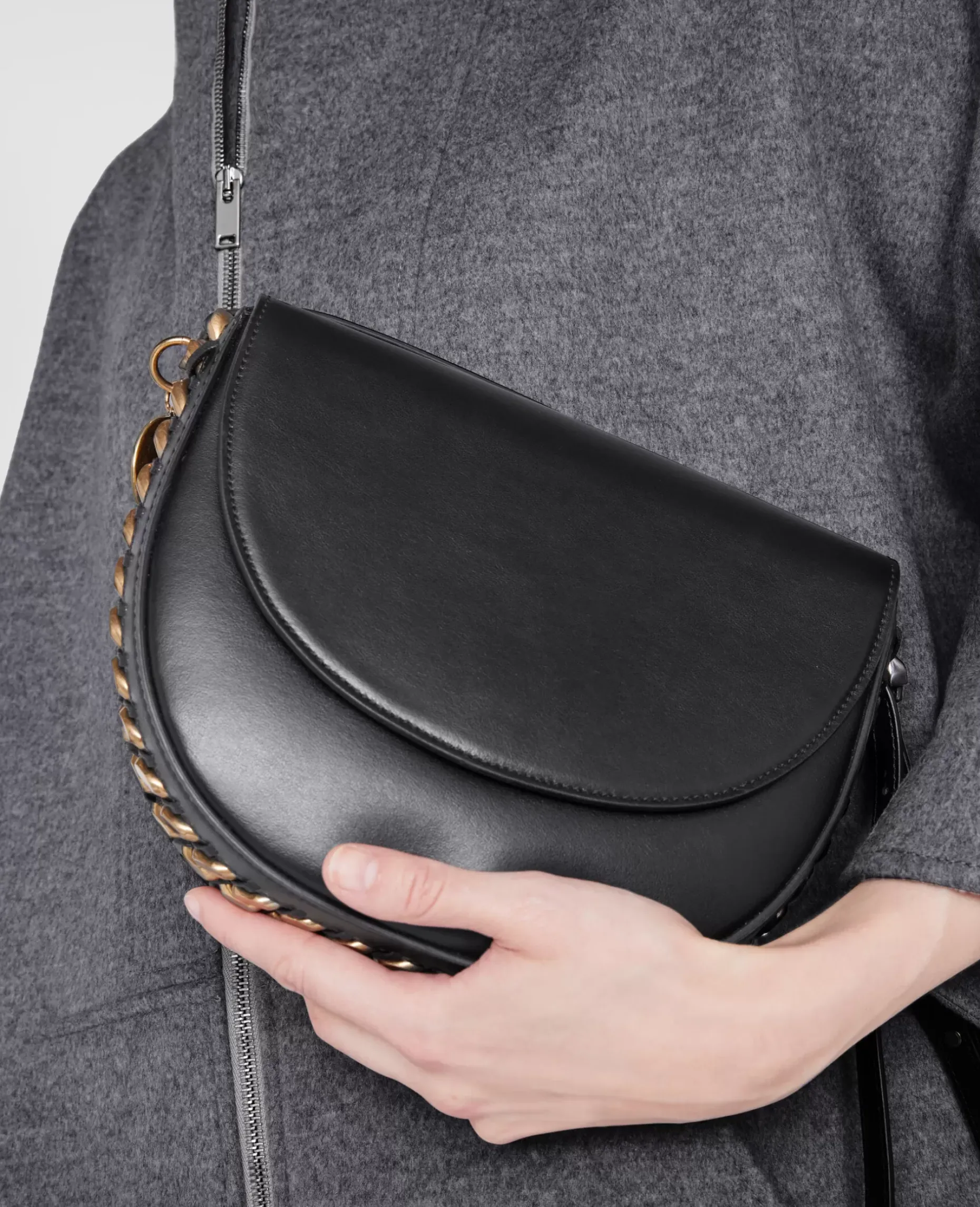 Frayme Medium Flap Shoulder Bag